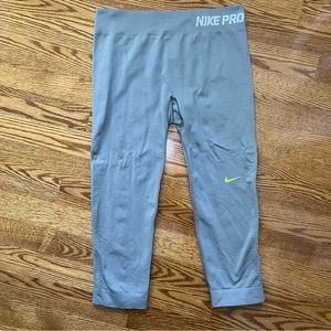 Nike Pro Grey Seamless Crop Leggings